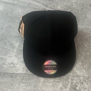 ChoKoLids Black Snap Back Flat Brim Baseball Hat X One Size